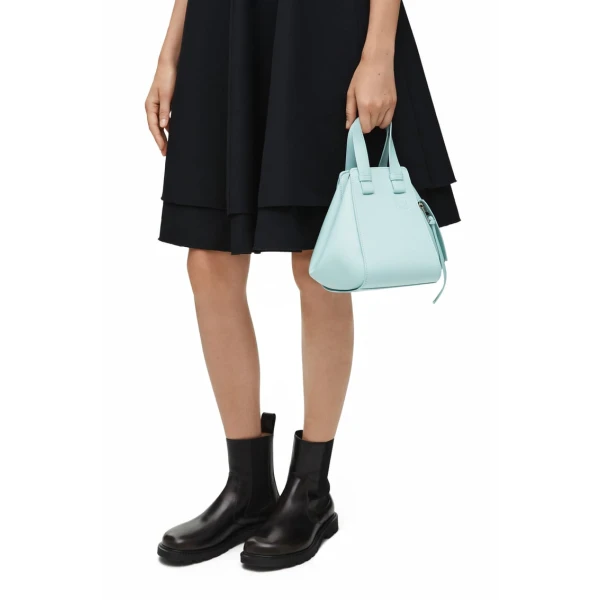 Compact Hammock bag in classic calfskin - Image 2