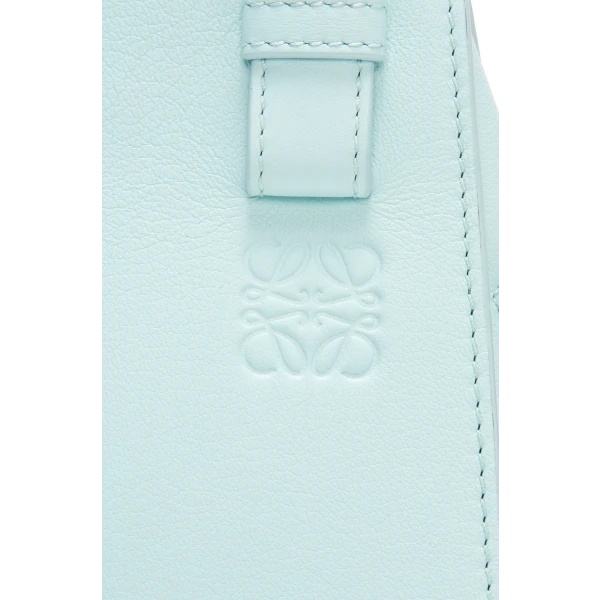 Compact Hammock bag in classic calfskin - Image 4