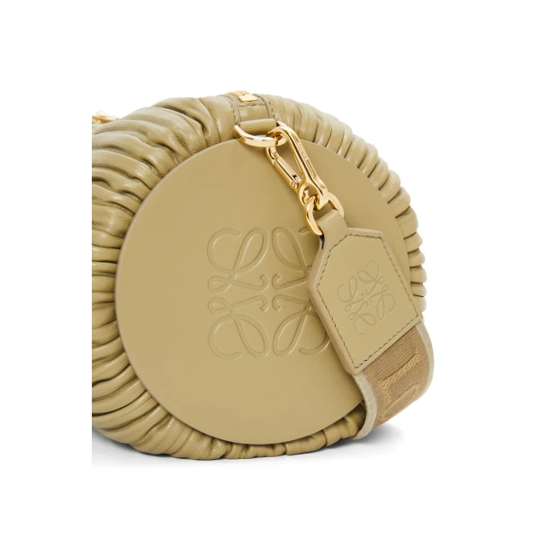 Large Bracelet pouch in pleated nappa - Image 3