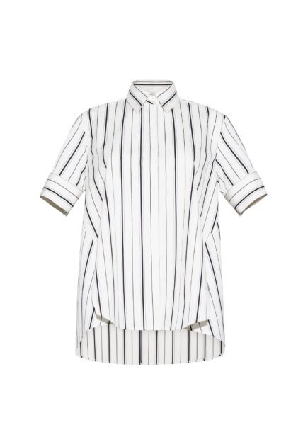 Model front facing image – Trapeze Shirt