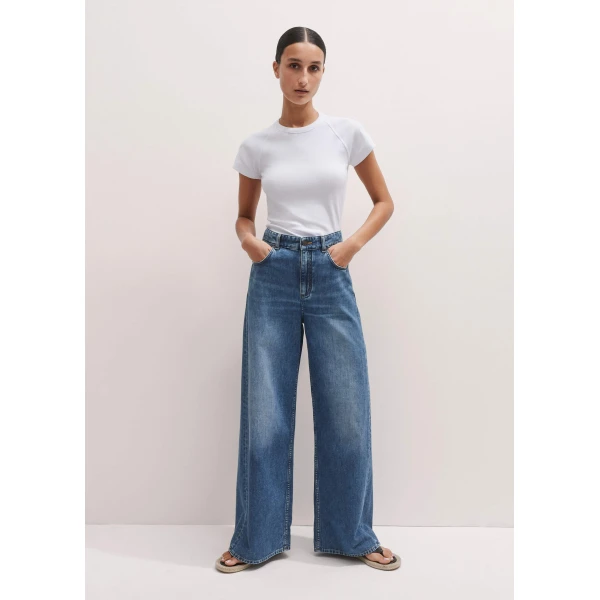 Me and Em Ultimate Raglan Tee – luxury British White in Me and Em exclusively at Luxury Shoes 