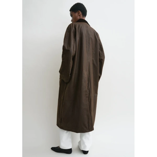 Toteme Coats with minimalist design at Luxury Shoes 