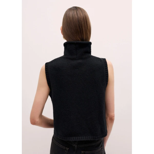 Me + Em Crop Sweater Vest – luxury British Black in Me and Em exclusively at Luxury Shoes 