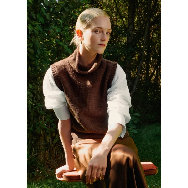Me and Em Crop Sweater Vest – luxury British Brown in Me and Em exclusively at Luxury Shoes 