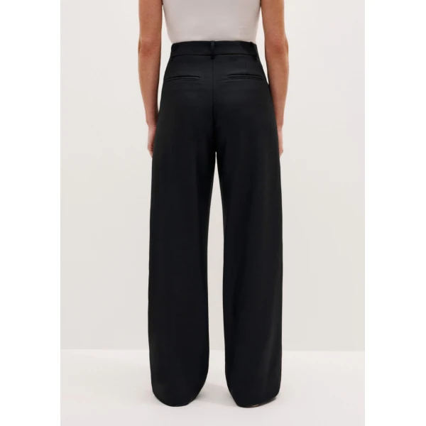 Me + Em Sporty Smart Man Pant – luxury British Black in Me and Em exclusively at Luxury Shoes 