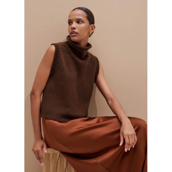 Me and Em Straight Crop Vest – luxury British Brown in Me and Em exclusively at Luxury Shoes 