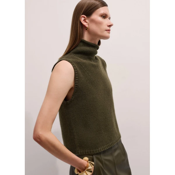 Me and Em Straight Crop Vest – luxury British Green in Me and Em exclusively at Luxury Shoes 