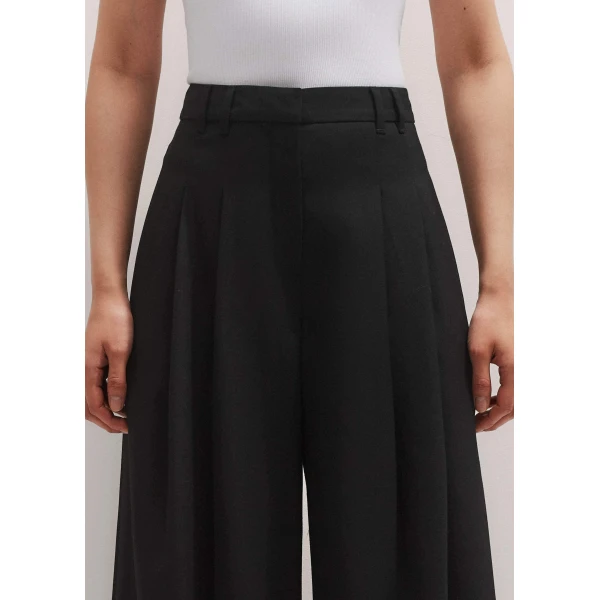 Me and Em Wide-Leg Pleat Pant – luxury British Black in Me and Em exclusively at Luxury Shoes 