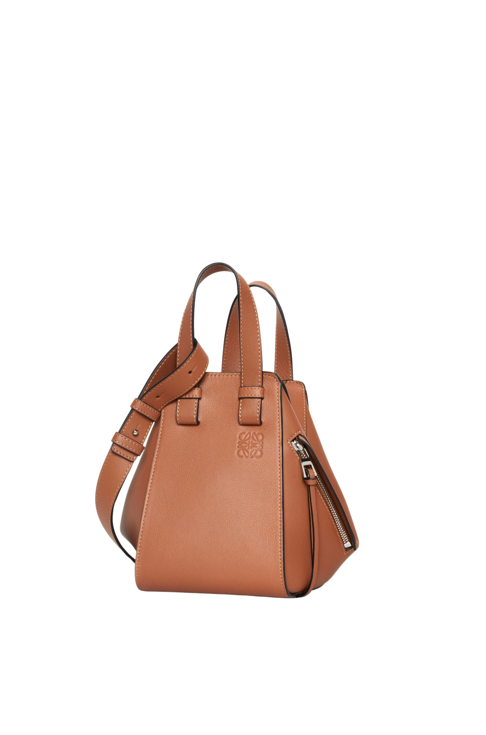 LOEWE-Compact-Hammock-Bag-In-Classic-Calfskin-2025-coveti-scaled15283_nobg coveti
