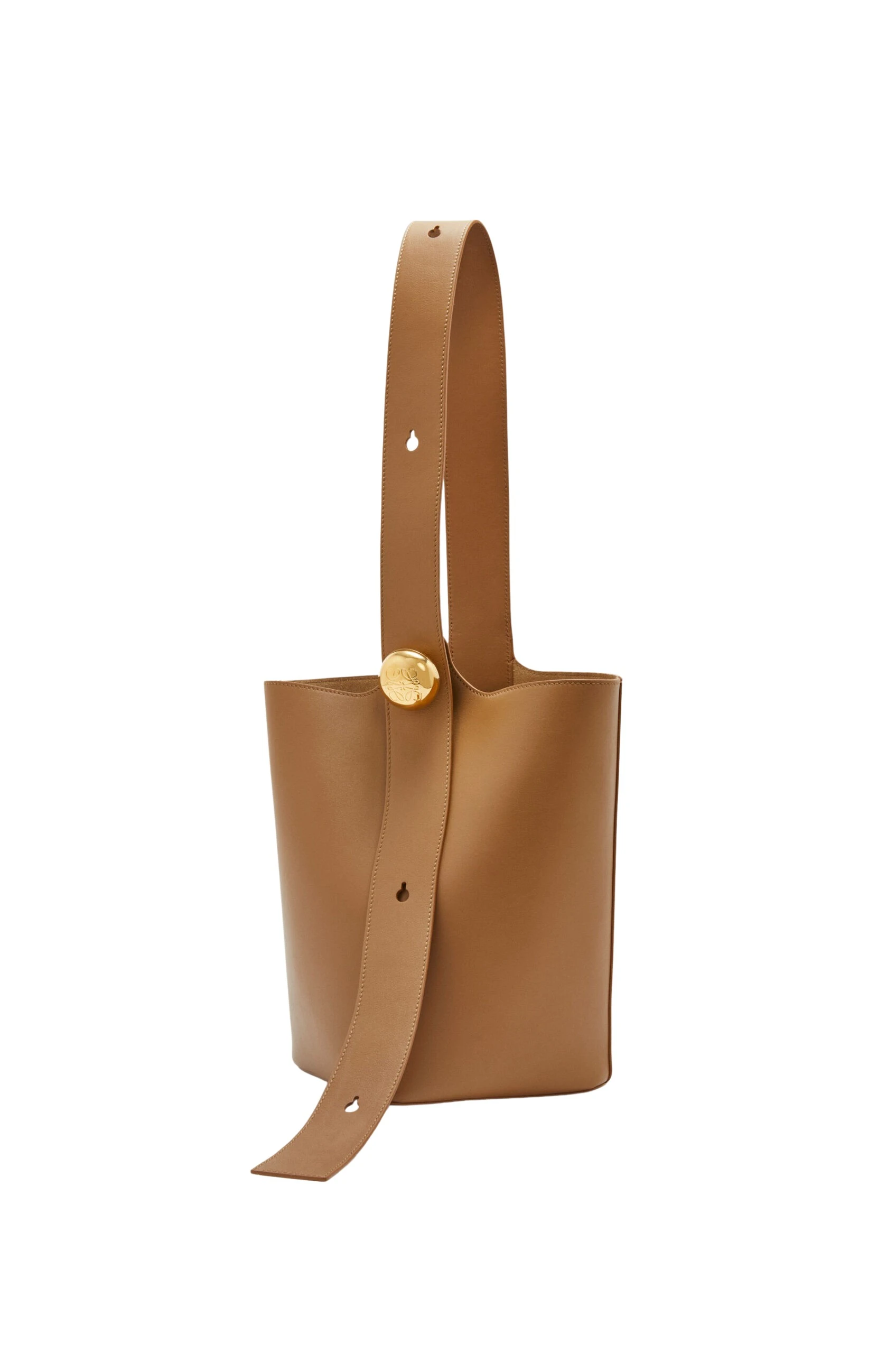 LOEWE-Medium-Pebble-Bucket-In-Smooth-Calfskin-2025-coveti-4-scaled13871_nobg coveti
