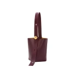 LOEWE-Medium-Pebble-Bucket-In-Smooth-Calfskin-2025-coveti-scaled80095_nobg coveti