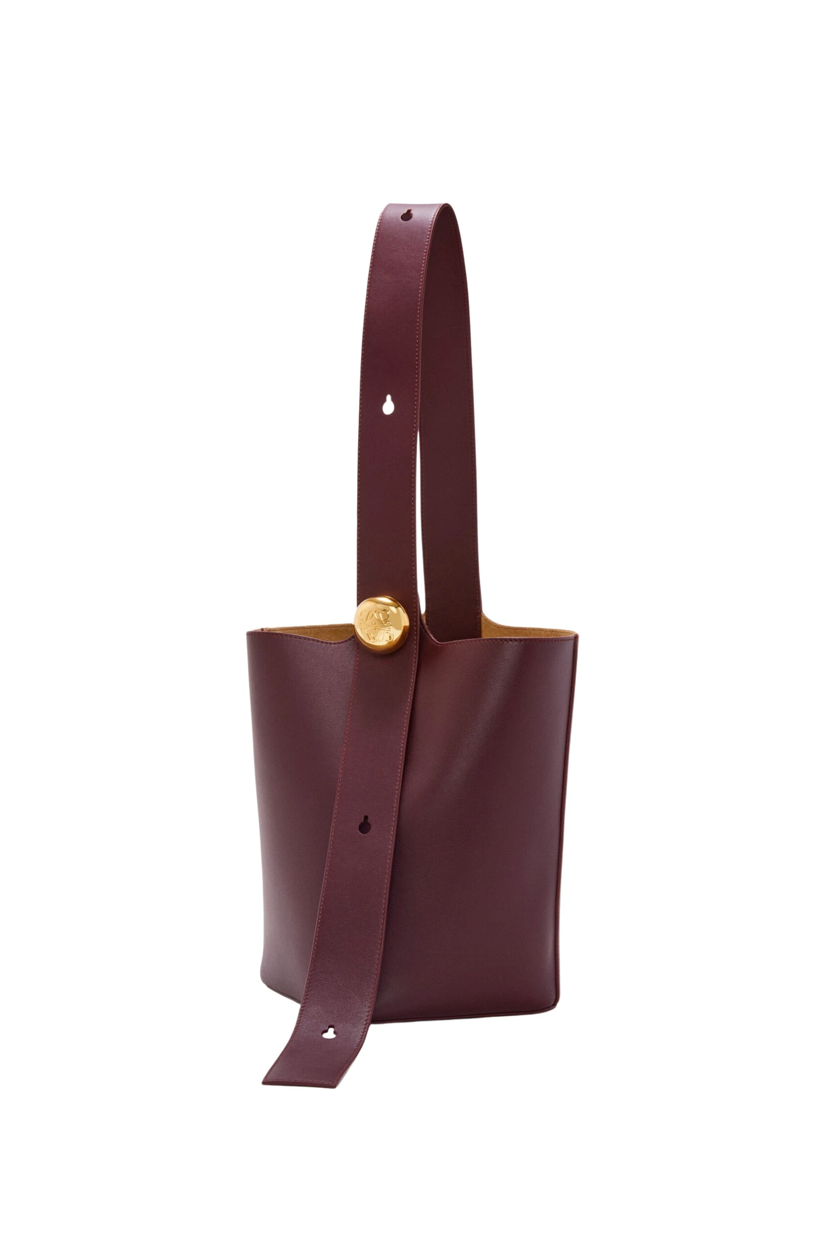 LOEWE-Medium-Pebble-Bucket-In-Smooth-Calfskin-2025-coveti-scaled80095_nobg coveti