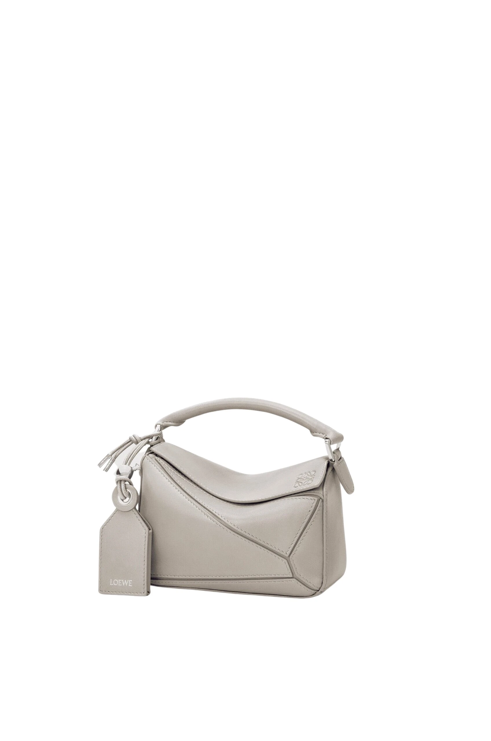 LOEWE-Mini-Featherlight-Puzzle-Bag-In-Nappa-Lambskin-2025-coveti-6-scaled37686_nobg coveti