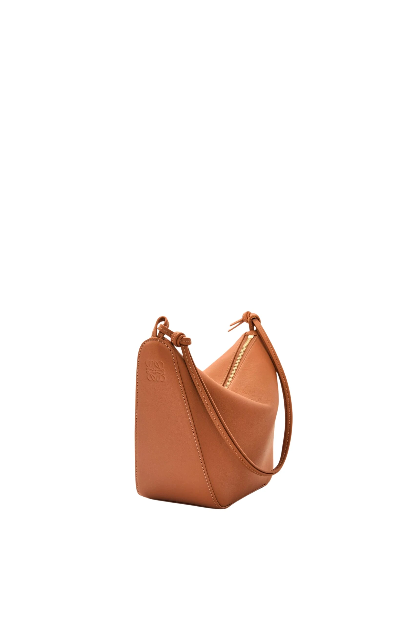 LOEWE-Mini-Hammock-Hobo-In-Classic-Calfskin-2025-coveti-5-scaled83435_nobg coveti