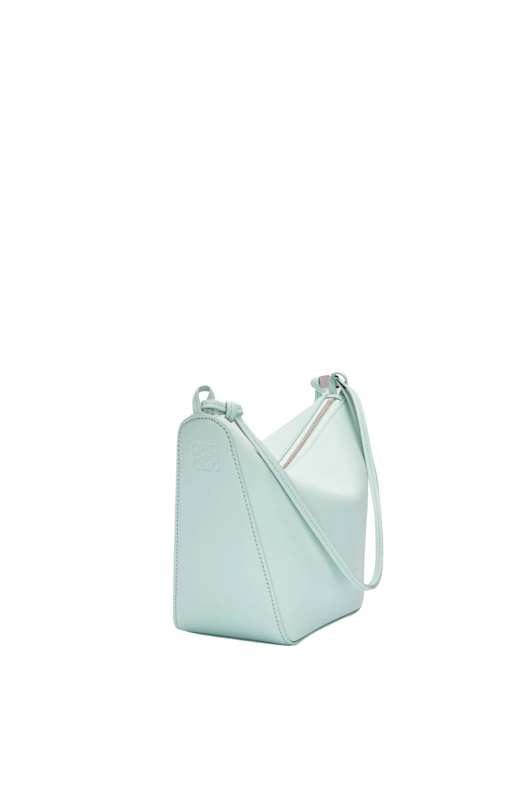 LOEWE-Mini-Hammock-Hobo-In-Classic-Calfskin-2025-coveti-7-scaled51806_nobg coveti