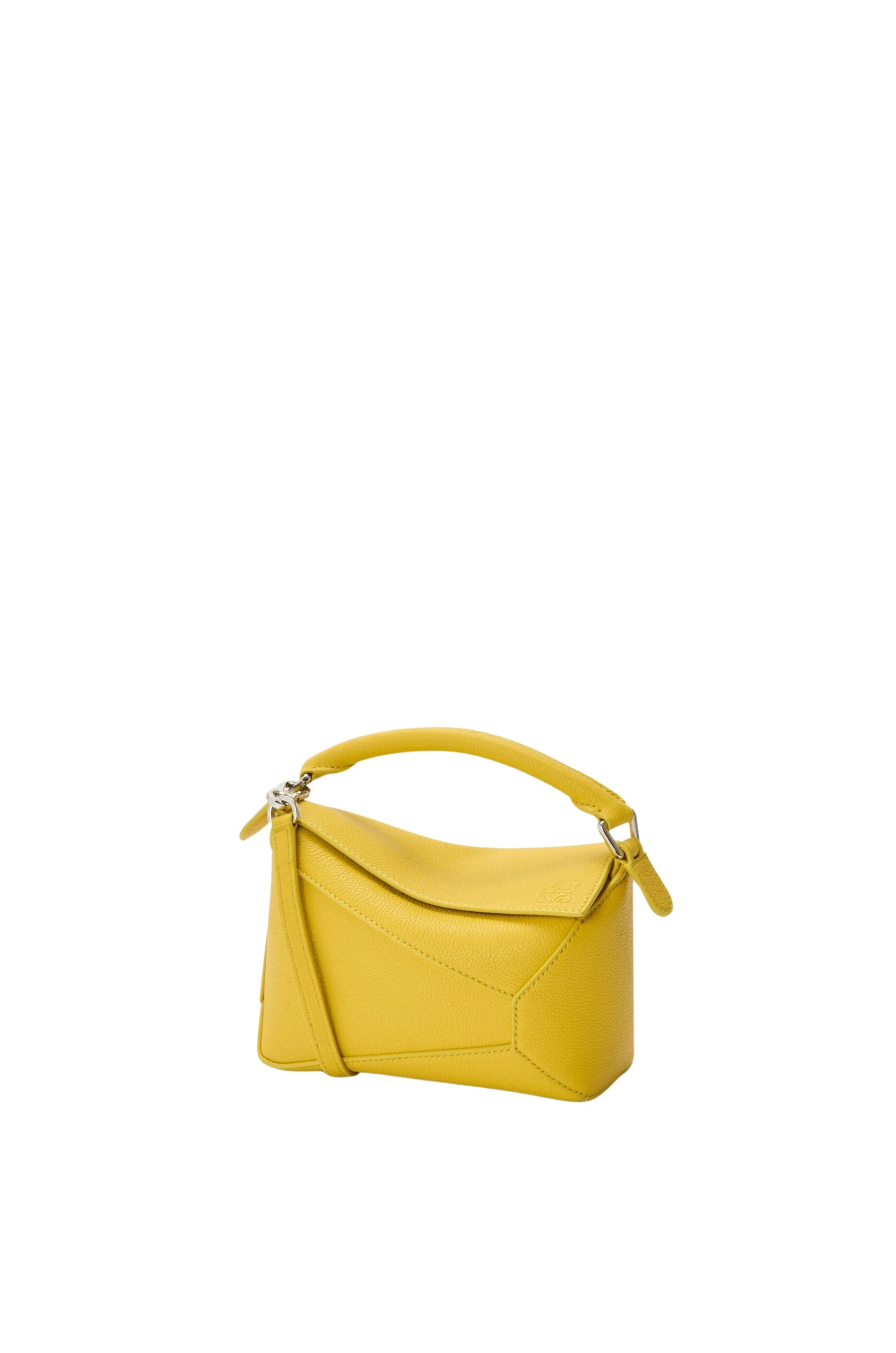 LOEWE-Mini-Puzzle-Edge-Bag-In-Soft-Grained-Calfskin-2025-coveti-6-scaled86708_nobg coveti