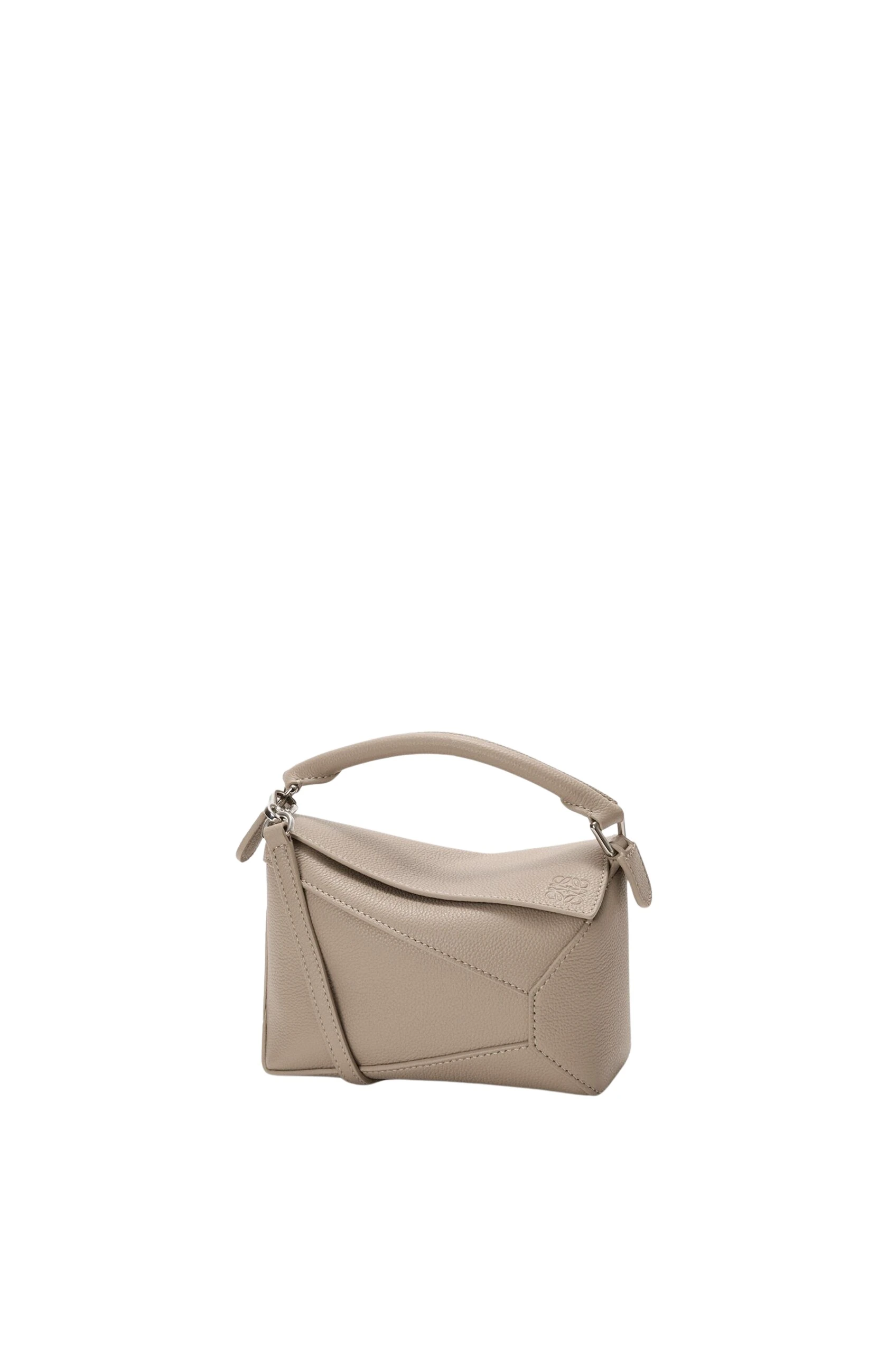 LOEWE-Mini-Puzzle-Edge-Bag-In-Soft-Grained-Calfskin-2026-coveti-5-scaled44600_nobg coveti