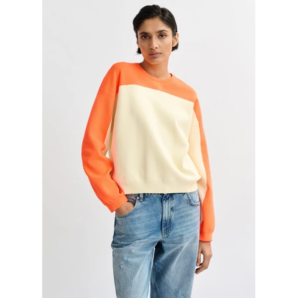 Essentiel Antwerp Off-white and orange two-tone sweater - Essentiel Antwerp Knitwear - Colorful Belgian Design - Shop at Luxury Shoes 