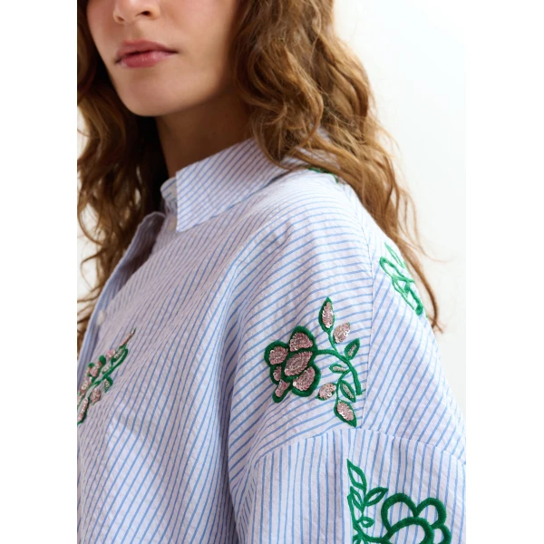 Essentiel Antwerp Off-white cotton shirt with light blue pinstripes and embroidered details - Essentiel Antwerp Shirts - Colorful Belgian Design - Shop at Luxury Shoes 