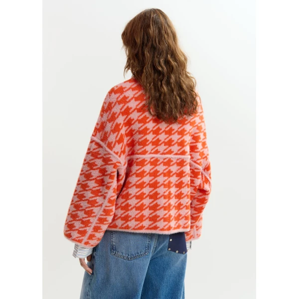 Essentiel Antwerp Orange and dusty pink houndstooth knit cardigan - Essentiel Antwerp Knitwear - Colorful Belgian Design - Shop at Luxury Shoes 