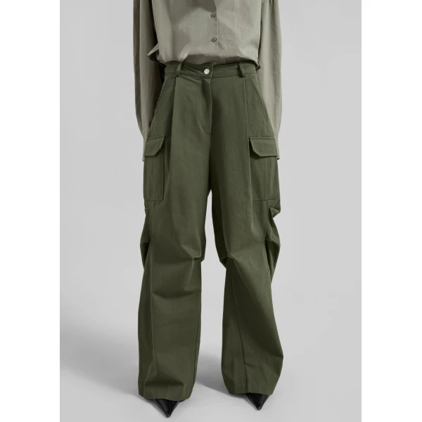The Frankie Shop Bronte Cargo Pants - Army Green - Oversized Minimalist Pants in Green - Shop at Luxury Shoes 