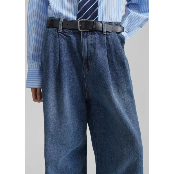The Frankie Shop Buxton Pleated Wide Jeans - Medium Wash - Oversized Minimalist Pants in Blue - Shop at Luxury Shoes 