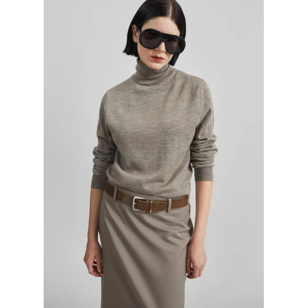 The Frankie Shop Eve Thin Turtleneck Sweater - Taupe - Oversized Minimalist Knitwear in Brown - Shop at Luxury Shoes 