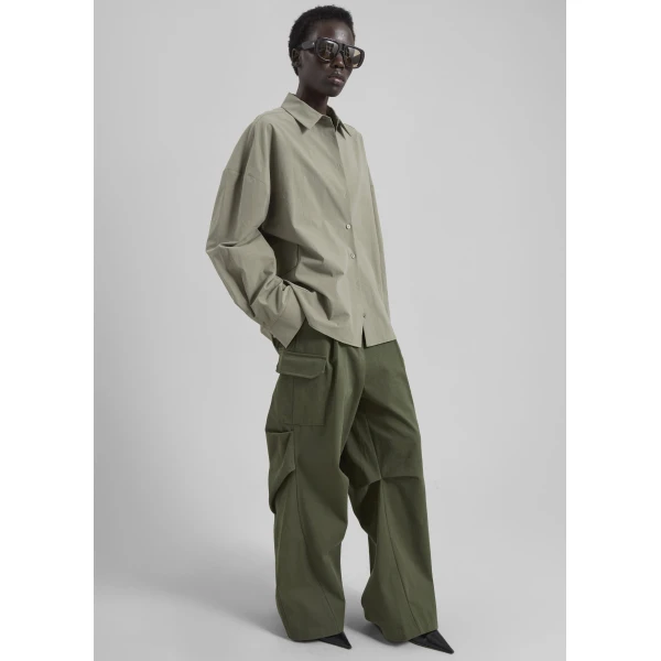 The Frankie Shop Sancey Cargo Pocket Shirt - Olive - Oversized Minimalist Tops in Green - Shop at Luxury Shoes 