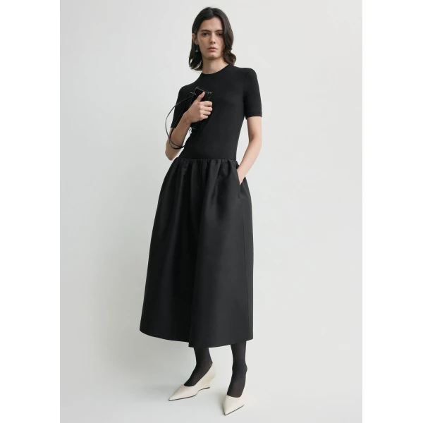 Toteme Skirts with minimalist design at Luxury Shoes 