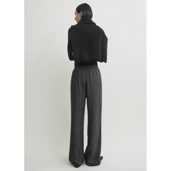 Toteme Loungewear with minimalist design at Luxury Shoes 