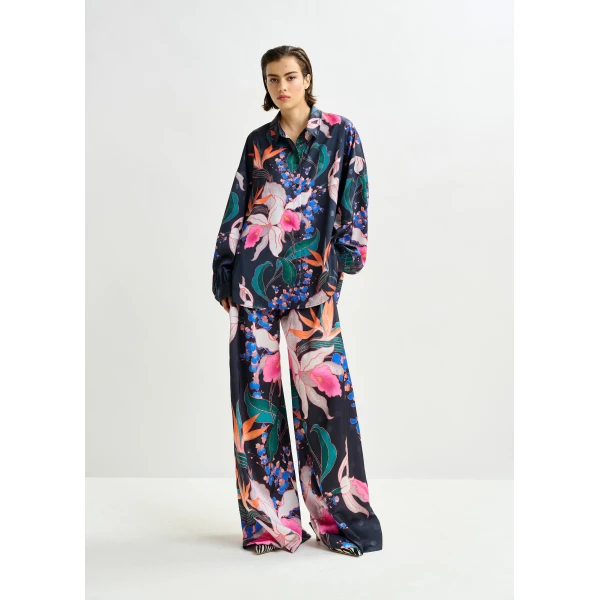 Essentiel Antwerp Black and multicolor oversized shirt with pleated cuffs - Essentiel Antwerp Shirts - Colorful Belgian Design - Shop at Luxury Shoes 