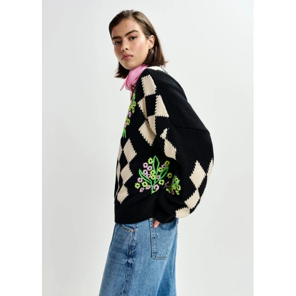 Essentiel Antwerp Black and off-white oversized jacquard knit sweater - Essentiel Antwerp Jackets - Colorful Belgian Design - Shop at Luxury Shoes 