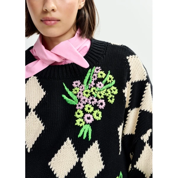 Essentiel Antwerp Black and off-white oversized jacquard knit sweater - Essentiel Antwerp Jackets - Colorful Belgian Design - Shop at Luxury Shoes 
