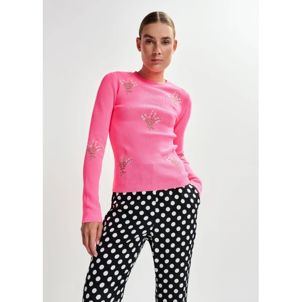 Essentiel Antwerp Pink knitted sweater with floral embroideries - Essentiel Antwerp Knitwear - Colorful Belgian Design - Shop at Luxury Shoes 
