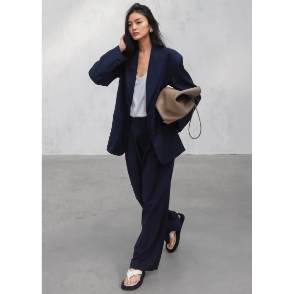 The Frankie Shop Canmore Double Vent Blazer - Navy - Oversized Minimalist Jackets in Blue - Shop at Luxury Shoes 