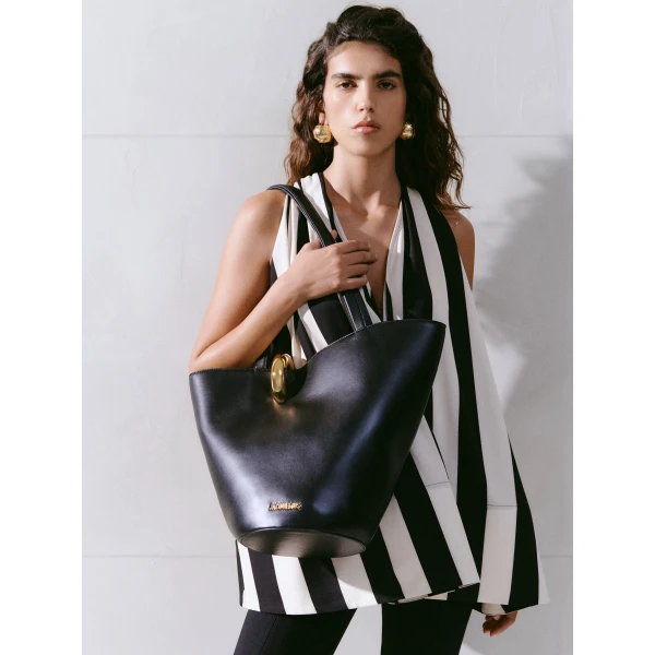 Jacquemus The medium Bambola - Jacquemus Bucket Bags - Le Chiquito Style - Shop at Luxury Shoes 