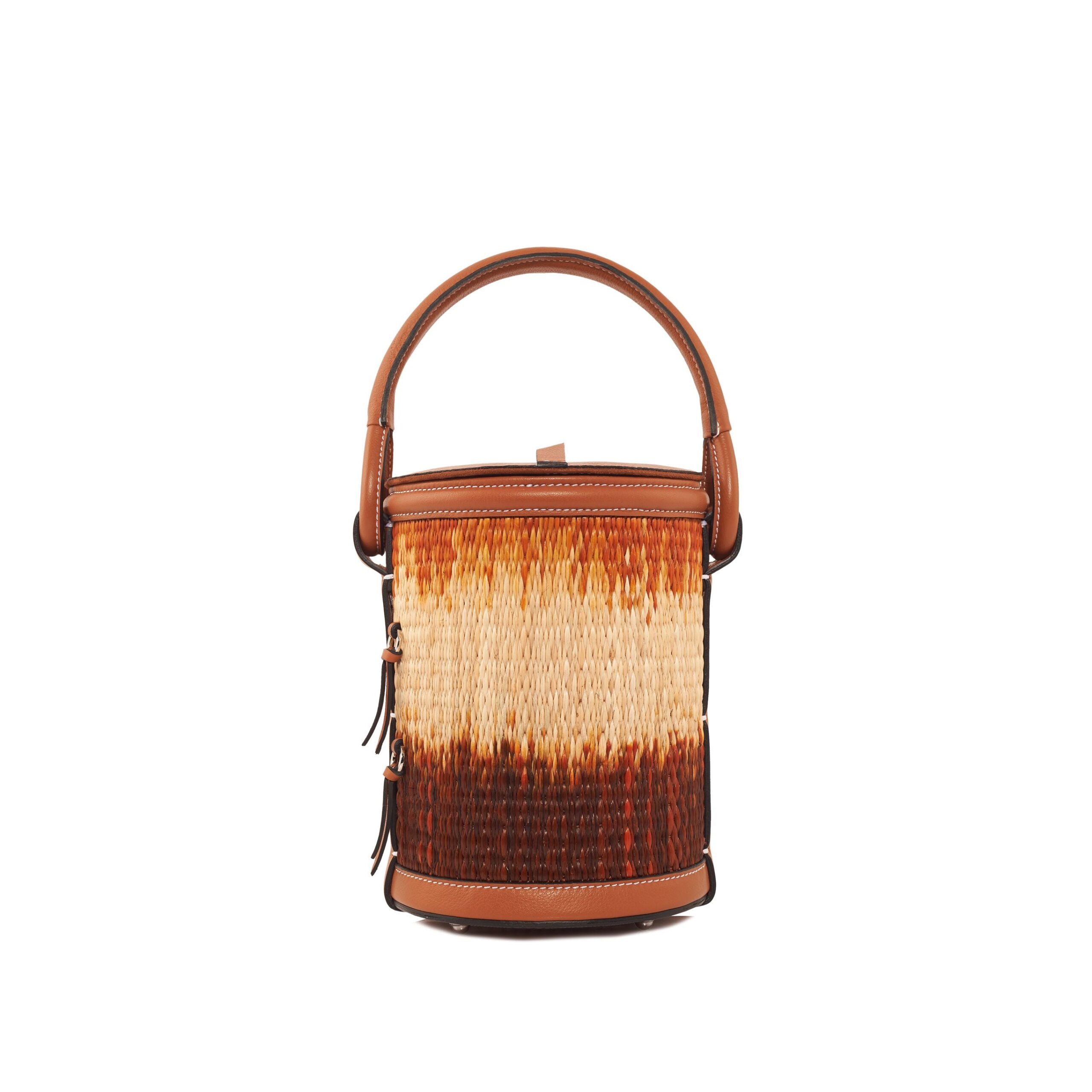 Nasha Mekraksavanich Pinto | Tanned Reed - Nasha Beige - Architectural Luxury Bag at Luxury Shoes Nasha Mekraksavanich Pinto | Tanned Reed - Nasha Beige - Architectural Luxury Bag at Luxury Shoes