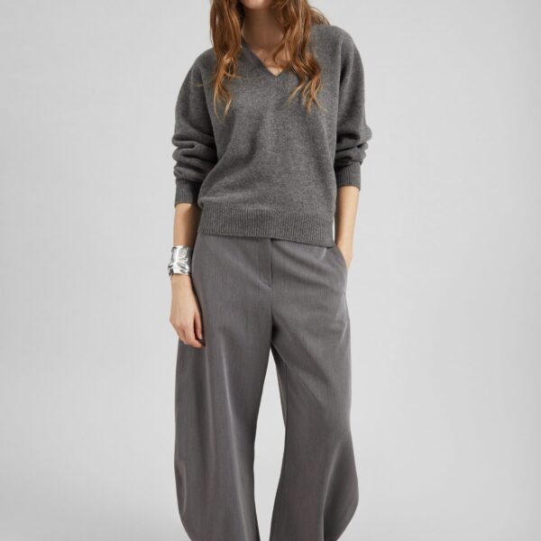 The Frankie Shop Ronse V-Neck Superfine Lambswool Sweater - Grey - Oversized Minimalist Knitwear in Grey - Shop at Luxury Shoes 