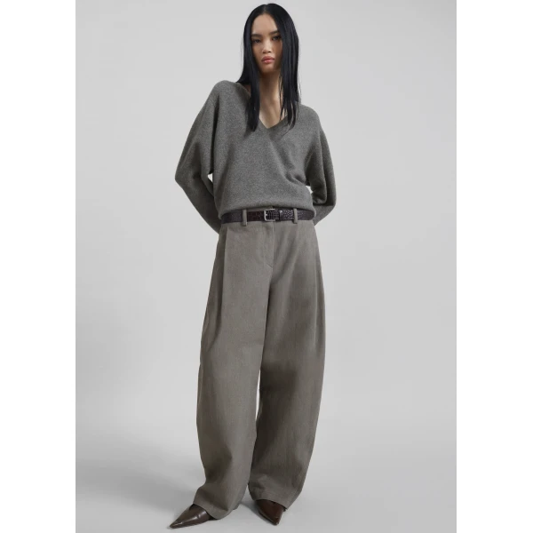 The Frankie Shop Ronse V-Neck Superfine Lambswool Sweater - Grey - Oversized Minimalist Knitwear in Grey - Shop at Luxury Shoes 