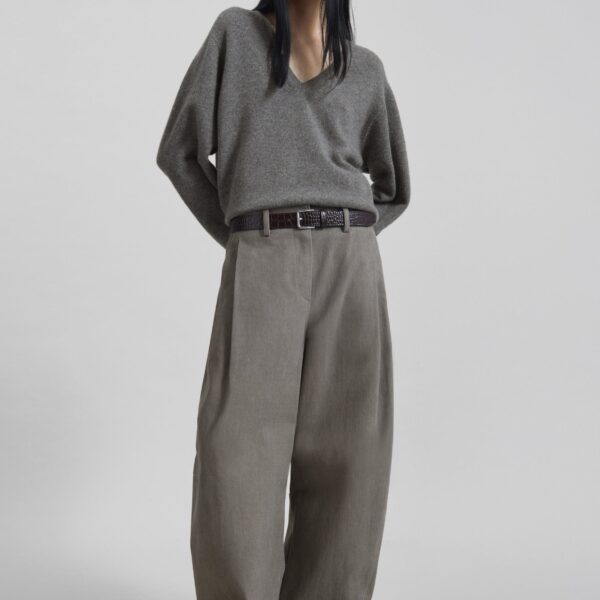 The Frankie Shop Ronse V-Neck Superfine Lambswool Sweater - Grey - Oversized Minimalist Knitwear in Grey - Shop at Luxury Shoes 