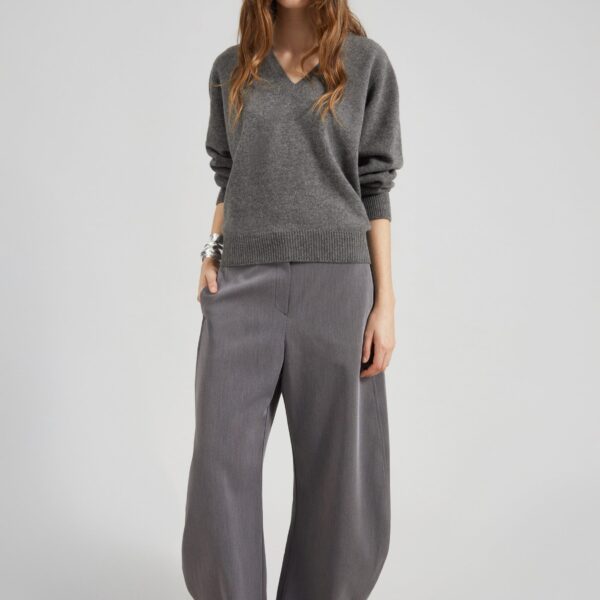 The Frankie Shop Ronse V-Neck Superfine Lambswool Sweater - Grey - Oversized Minimalist Knitwear in Grey - Shop at Luxury Shoes 
