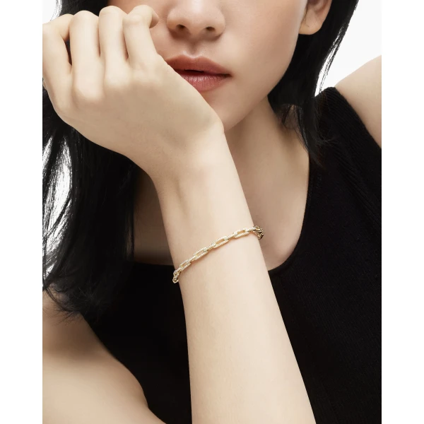 4mm – pavé setting and gemstone detail close-up|David Yurman Stax Chain Link Bracelet in 18K Yellow Gold with Diamonds