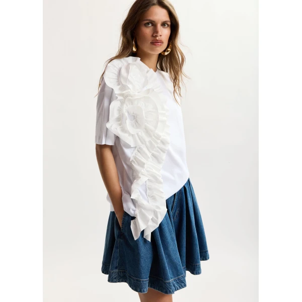 Essentiel Antwerp White Cotton T-Shirt With Oversized Floral Ruffle Detail - Essentiel Antwerp Tops - Colorful Belgian Design - Shop at Luxury Shoes 