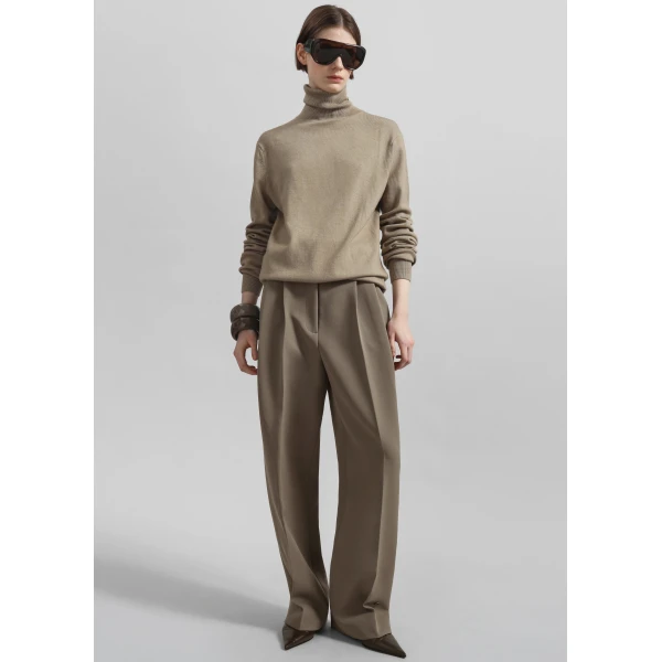 The Frankie Shop Doyer Pleated Trousers - Moss Green - Oversized Minimalist Pants in Green - Shop at Luxury Shoes 