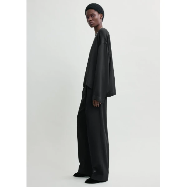 Totême Boxy Satin Top Black - Tops - Scandinavian Minimalist Luxury at Luxury Shoes 
