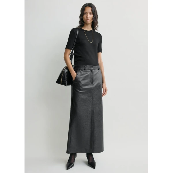 Totême Classic Jersey Tee Black - Tops - Scandinavian Minimalist Luxury at Luxury Shoes 