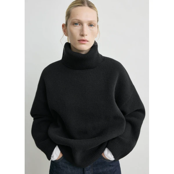 Totême Double-Knit Turtleneck Black - Knitwear - Scandinavian Minimalist Luxury at Luxury Shoes 