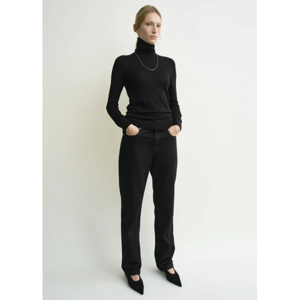 Totême Fine Turtleneck Black - Knitwear - Scandinavian Minimalist Luxury at Luxury Shoes 