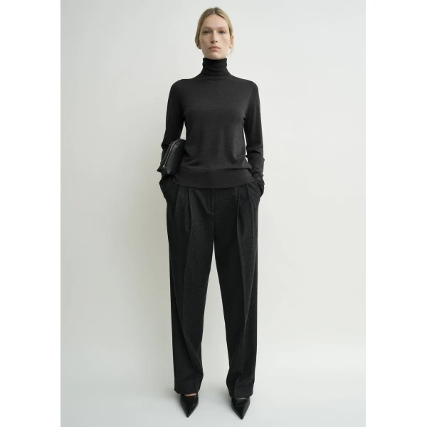 Totême Fine Turtleneck Charcoal - Knitwear - Scandinavian Minimalist Luxury at Luxury Shoes 