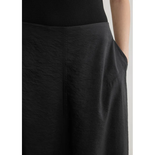Totême Parachute Skirt Black - Skirts - Scandinavian Minimalist Luxury at Luxury Shoes 